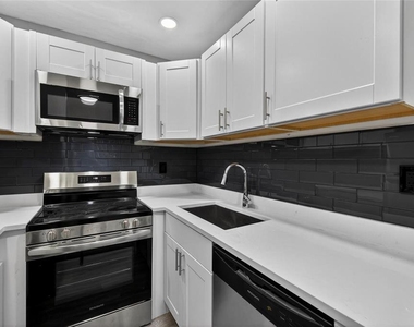 1541 Nw 7th Terrace - Photo Thumbnail 5