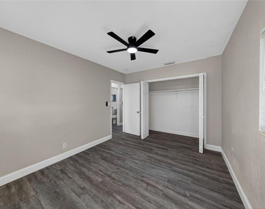 1541 Nw 7th Terrace - Photo Thumbnail 11
