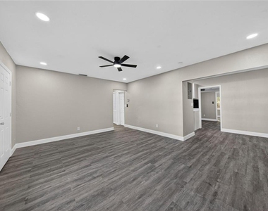 1541 Nw 7th Terrace - Photo Thumbnail 2