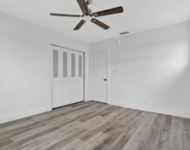 495 Se 8th Street - Photo Thumbnail 16