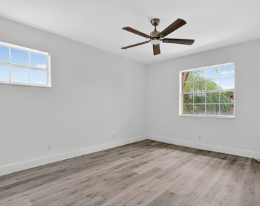 495 Se 8th Street - Photo Thumbnail 17