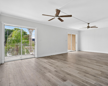 495 Se 8th Street - Photo Thumbnail 2
