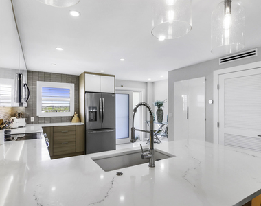 44 Yacht Club Drive - Photo Thumbnail 3
