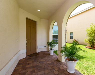 713 Nw Leonardo Circle - Photo Thumbnail 2