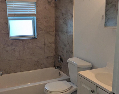 8718 Nw 35th Street - Photo Thumbnail 6