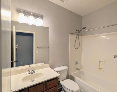 738 E Saddle Way - Photo Thumbnail 17