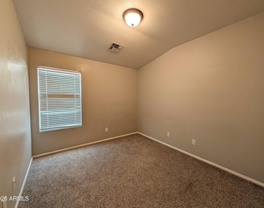 738 E Saddle Way - Photo Thumbnail 10
