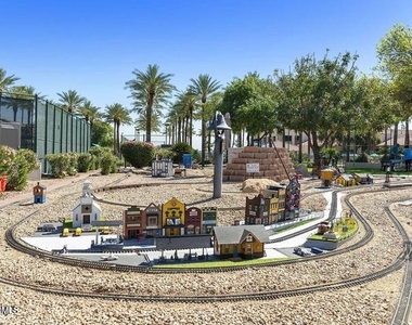 19103 N Emerald Cove Way - Photo Thumbnail 23