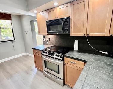 1850 Homewood Boulevard - Photo Thumbnail 5
