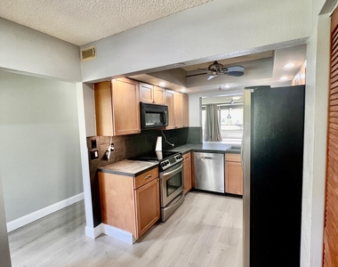1850 Homewood Boulevard - Photo Thumbnail 3
