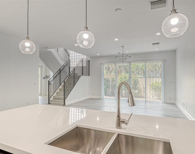 502 Sw 4th Avenue - Photo Thumbnail 11