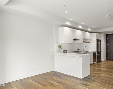 4422 N 75th Street - Photo Thumbnail 9