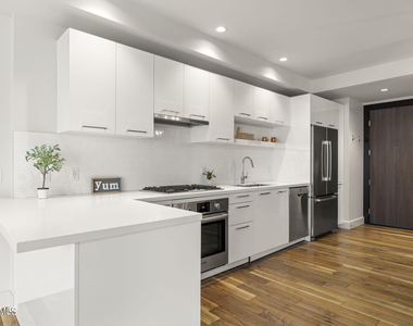 4422 N 75th Street - Photo Thumbnail 2