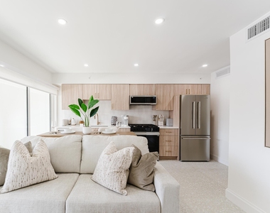 1075 Spanish River Road - Photo Thumbnail 21