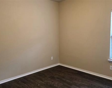 11504 Starlight Ranch Trail - Photo Thumbnail 17