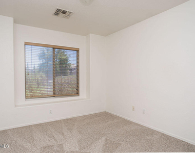 6762 W Del Mar Lane - Photo Thumbnail 20
