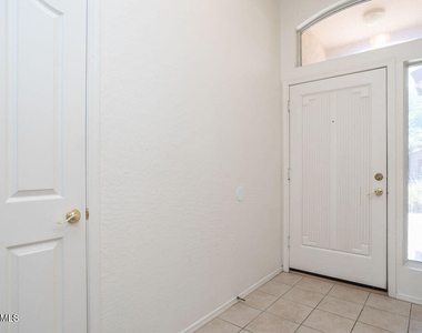 6762 W Del Mar Lane - Photo Thumbnail 2