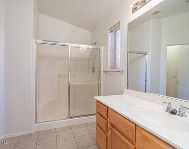 6762 W Del Mar Lane - Photo Thumbnail 16