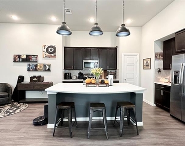 1593 Kessler Drive - Photo Thumbnail 6