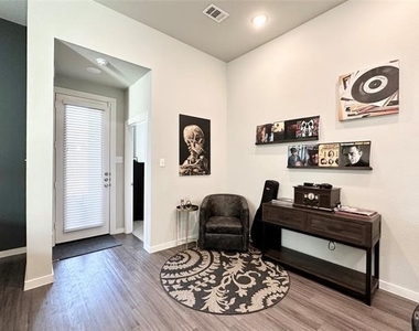 1593 Kessler Drive - Photo Thumbnail 9
