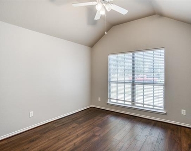 1404 Pillar Bluff Way - Photo Thumbnail 19