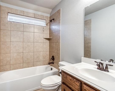 1404 Pillar Bluff Way - Photo Thumbnail 18