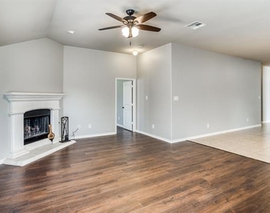 1404 Pillar Bluff Way - Photo Thumbnail 11