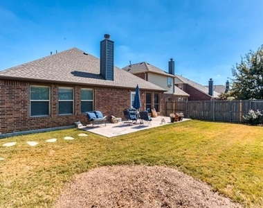 1404 Pillar Bluff Way - Photo Thumbnail 23