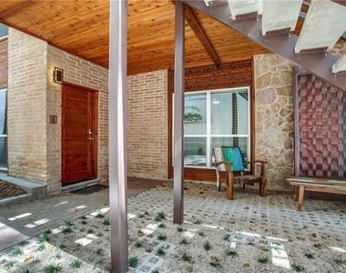 4035 Holland Avenue - Photo Thumbnail 1