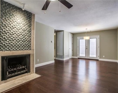 4035 Holland Avenue - Photo Thumbnail 9
