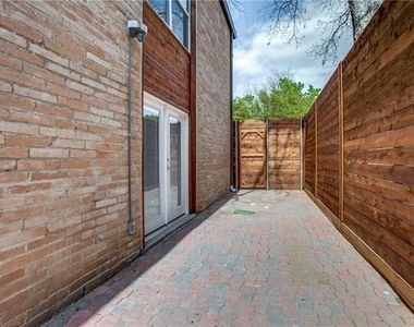 4035 Holland Avenue - Photo Thumbnail 4