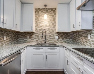 4035 Holland Avenue - Photo Thumbnail 2