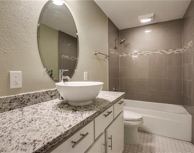 4035 Holland Avenue - Photo Thumbnail 3