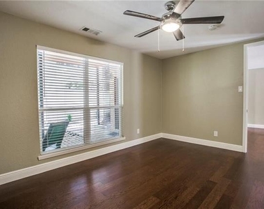 4035 Holland Avenue - Photo Thumbnail 12