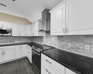 3805 San Lorenzo Drive - Photo Thumbnail 12
