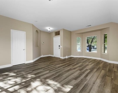 3805 San Lorenzo Drive - Photo Thumbnail 6