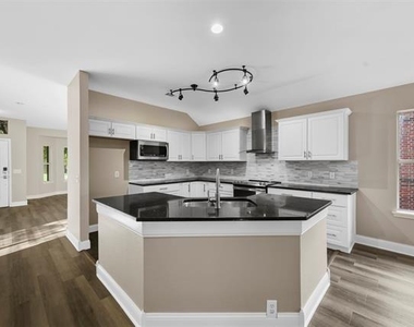 3805 San Lorenzo Drive - Photo Thumbnail 10