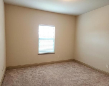 1208 Melcer Street - Photo Thumbnail 26