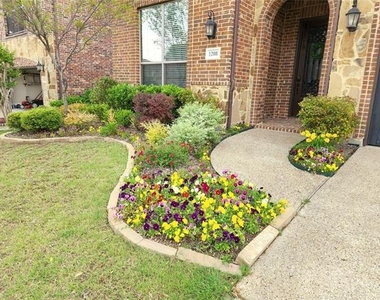 1208 Melcer Street - Photo Thumbnail 2