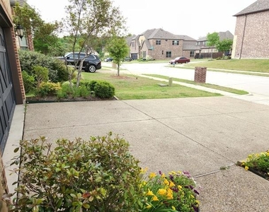 1208 Melcer Street - Photo Thumbnail 3