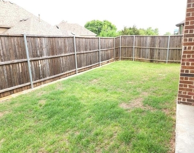 1208 Melcer Street - Photo Thumbnail 34