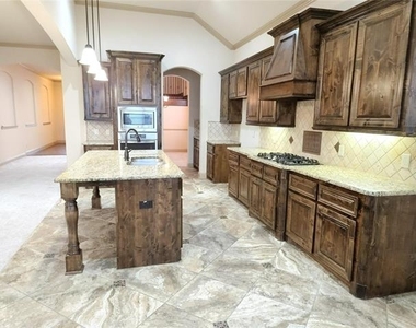 1208 Melcer Street - Photo Thumbnail 15