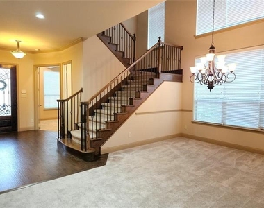 1208 Melcer Street - Photo Thumbnail 6