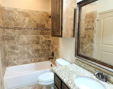 1208 Melcer Street - Photo Thumbnail 31