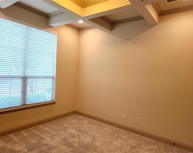 1208 Melcer Street - Photo Thumbnail 9