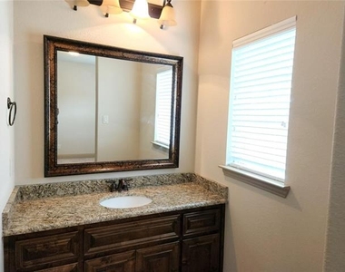 1208 Melcer Street - Photo Thumbnail 27