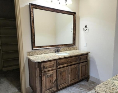 1208 Melcer Street - Photo Thumbnail 23