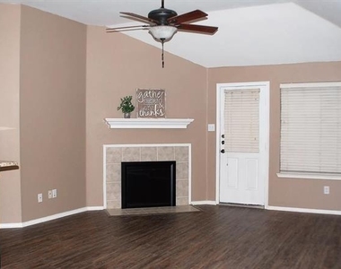 3713 Hermalinda Drive - Photo Thumbnail 2