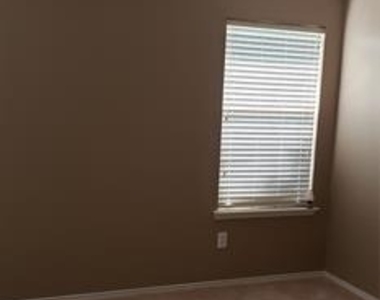 3713 Hermalinda Drive - Photo Thumbnail 8