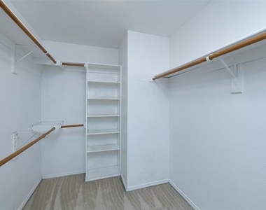 1200 Sierra Blanca Street - Photo Thumbnail 13